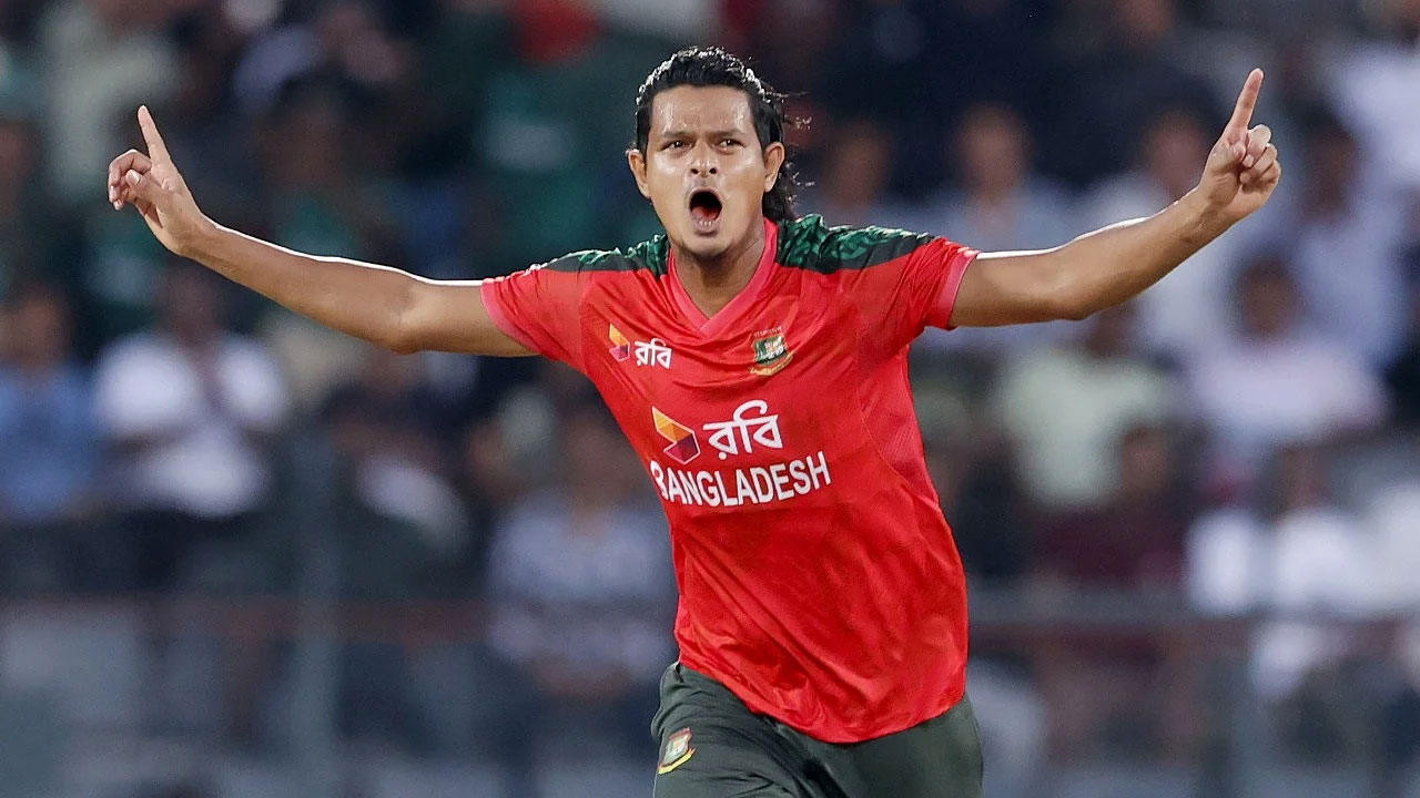 ঘরের মাঠে ম্যাচসেরা, নেদারল্যান্ডসকে ৩ উইকেটে ধাক্কা নাসুমের